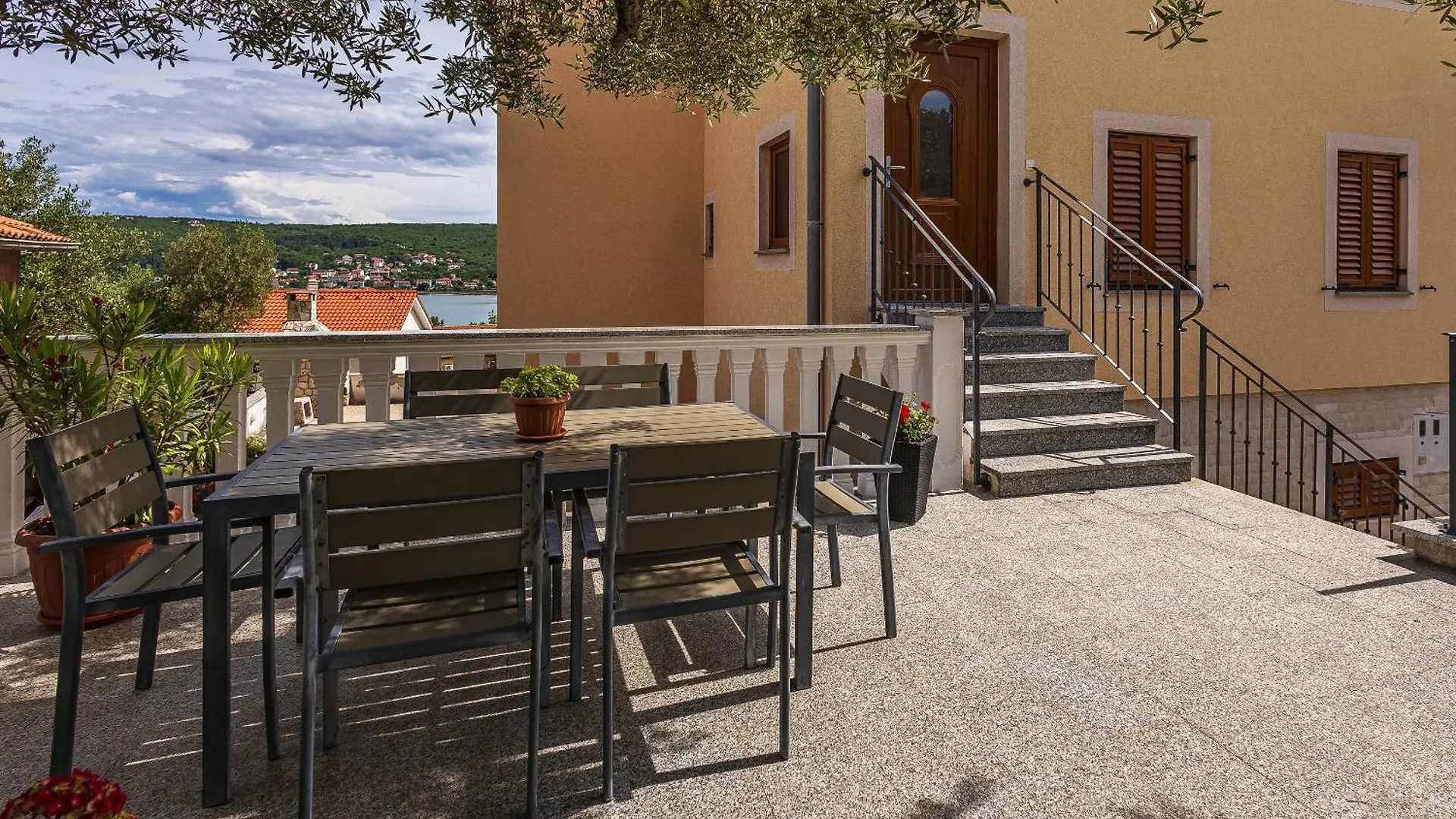 Apartment Baran Cizici 0*,